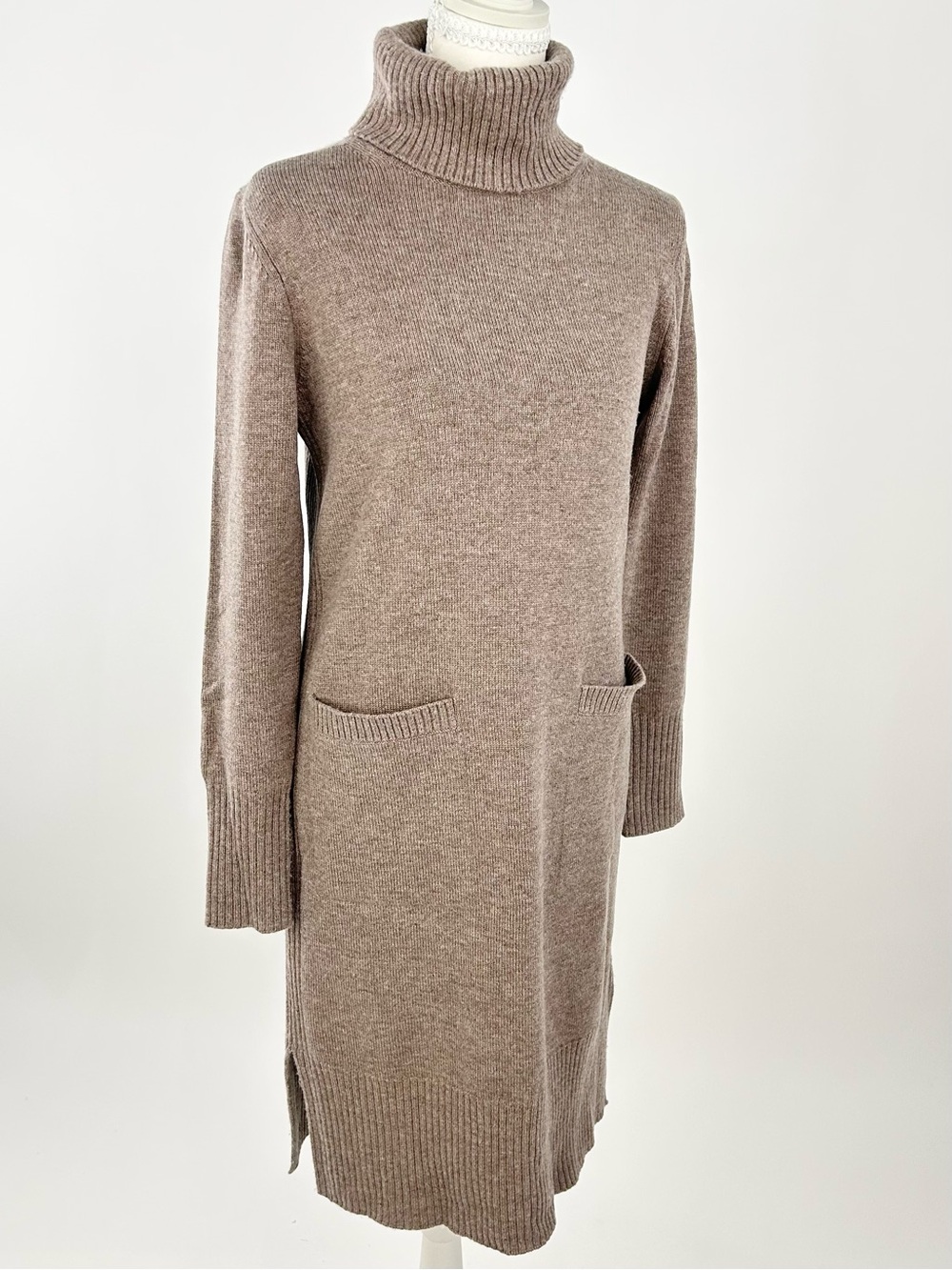 Athleta Merino Cashmere Turtleneck Sweater Dress XS Taupe Pockets Cozy